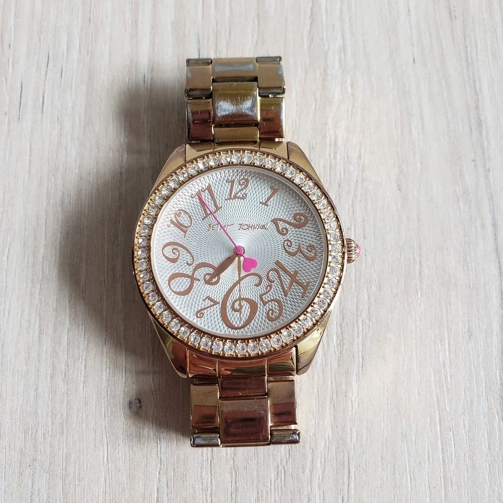 Betsey Johnson Stainless Steel Watch Rose Gold Tone Crystal‎ Bezel Heart Hand